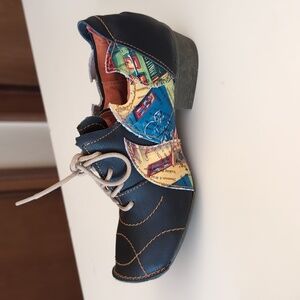 TMA Eyes Abstract Pointed Toe Leather Oxford